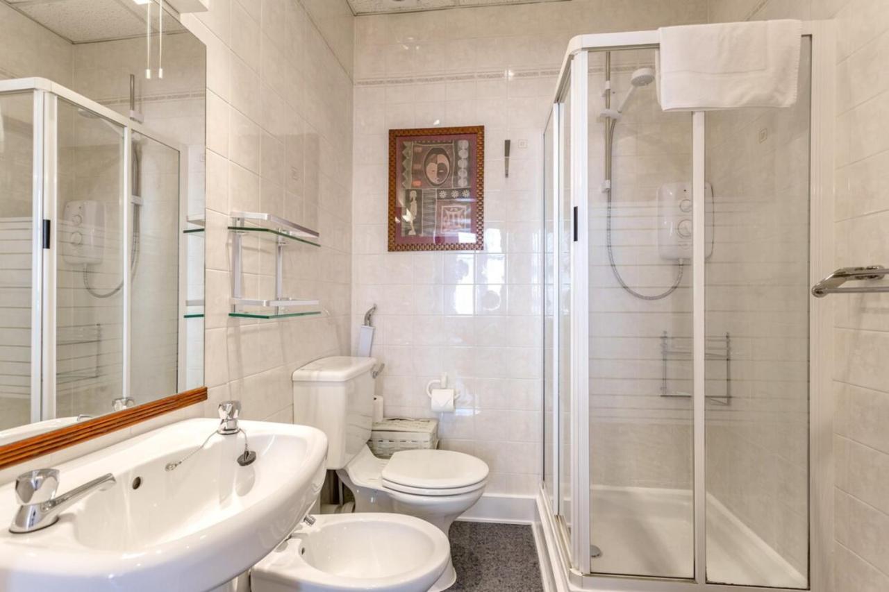 Cozy 2 Bedroom Apartment At Heart Of The Edinburgh Buitenkant foto