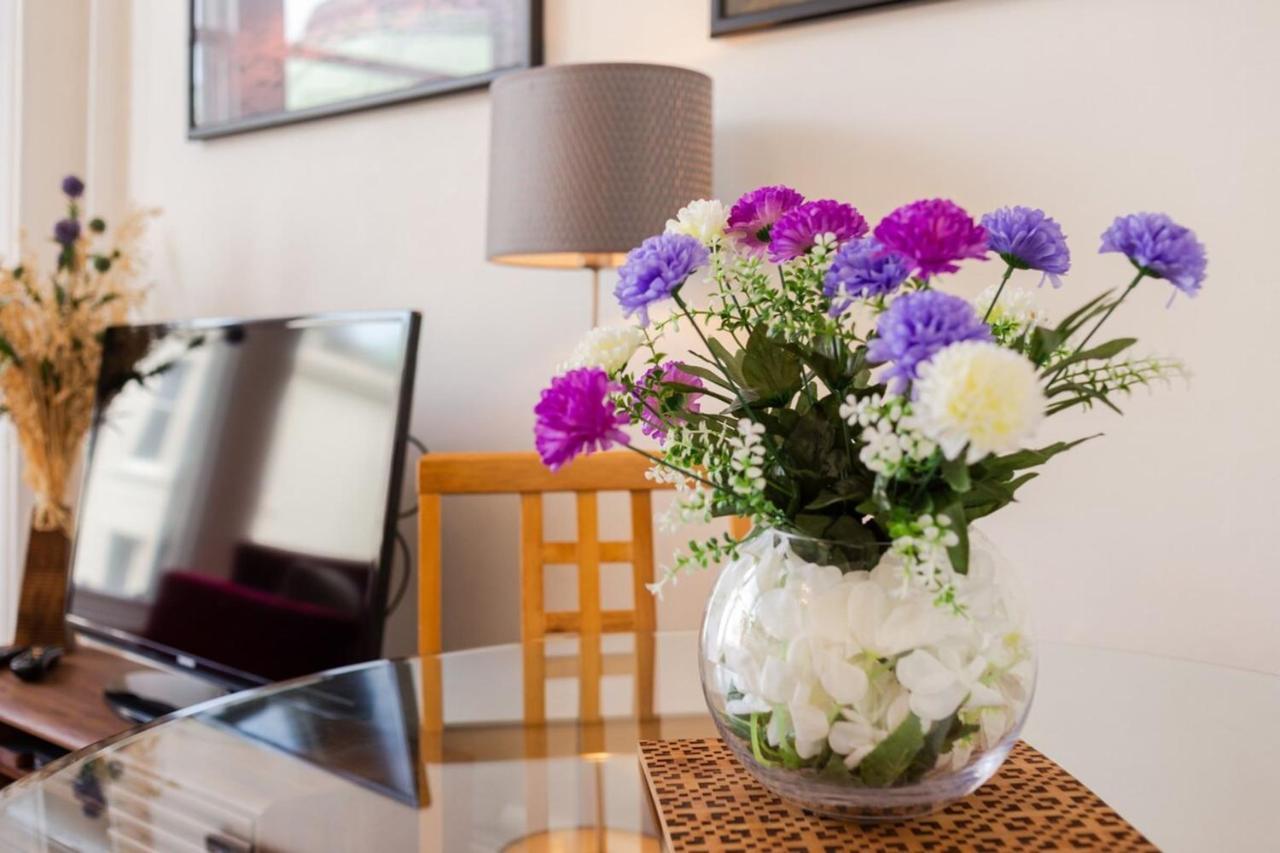 Cozy 2 Bedroom Apartment At Heart Of The Edinburgh Buitenkant foto